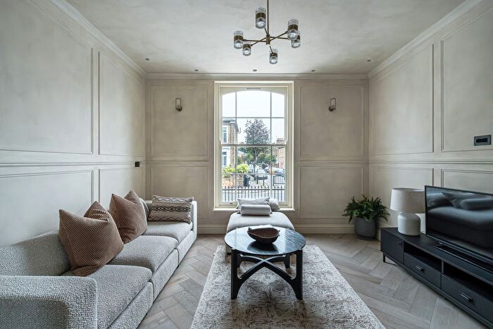 2 Bedroom Flat For Sale In Graham Road, London, E8