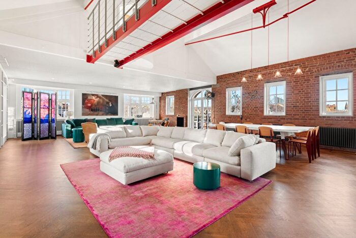 3 Bedroom Flat To Rent In Old Library Apartments, Battersea High Street, SW11