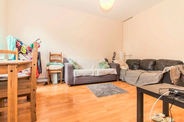 3 Bedroom Flat To Rent In Elim Estate, Weston Street, London, SE1