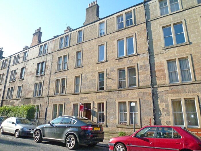 2 Bedroom Flat To Rent In Caledonian Place, Edinburgh, EH11