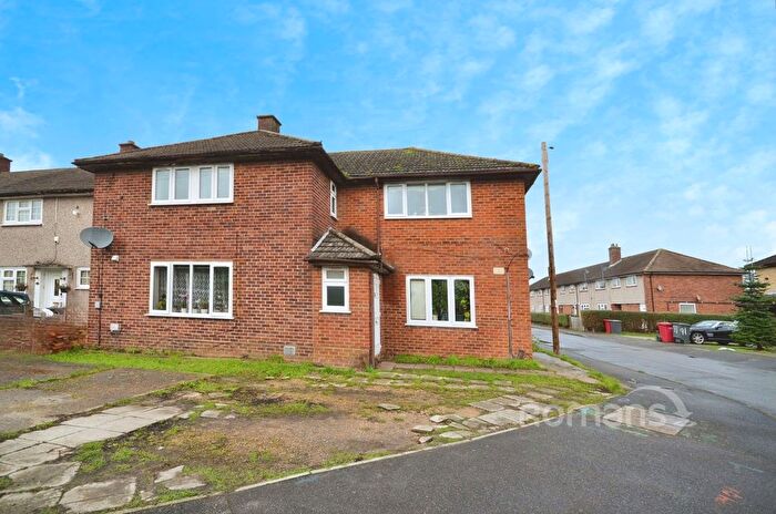 2 Bedroom Flat To Rent In Greenside, Slough, Berkshire, SL2