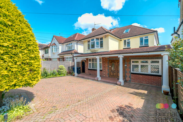 6 Bedroom House To Rent In Southway, London, N20