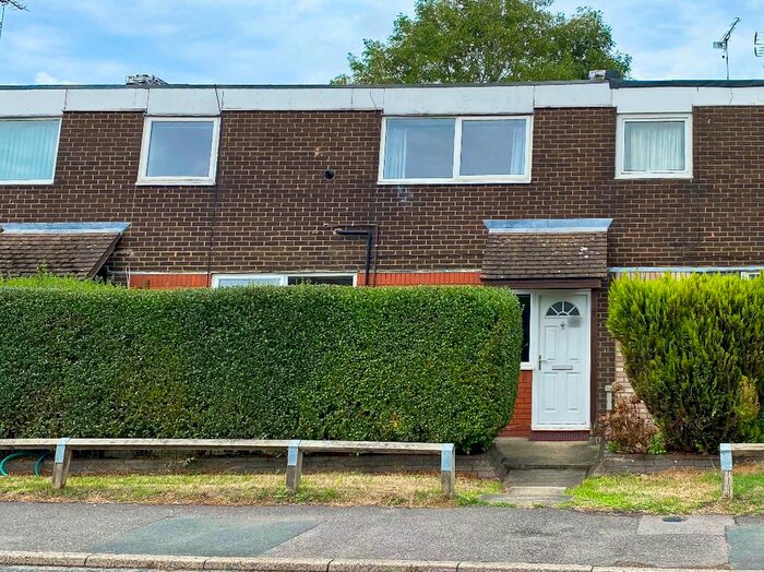 4 Bedroom Terraced House To Rent In Giffard Drive, Farnborough, GU14