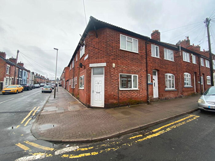 1 Bedroom Flat For Sale In Beatrice Road, Leicester, LE3