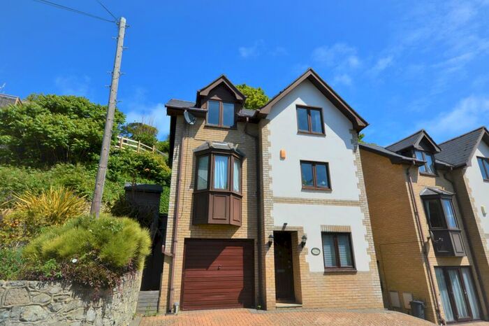 3 Bedroom Detached House To Rent In Grove Road, Ventnor, PO38