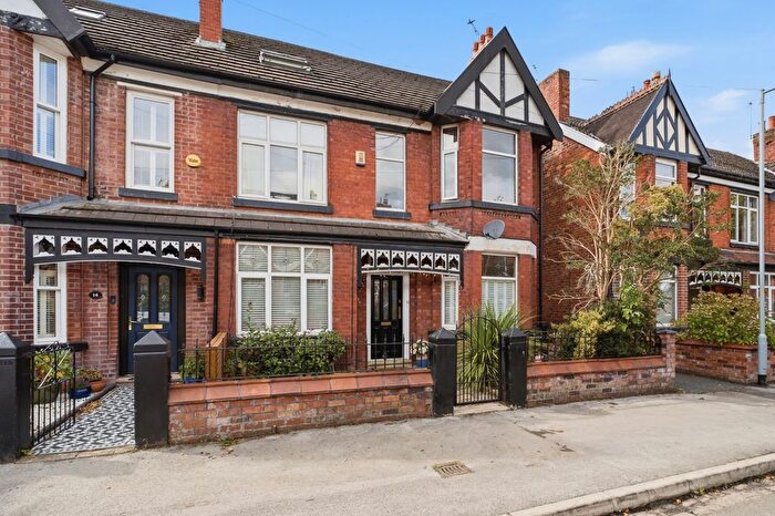 4 Bedroom Semi Detached House For Sale In Beechwood Avenue, Romiley, Stockport, Greater Manchester, SK6