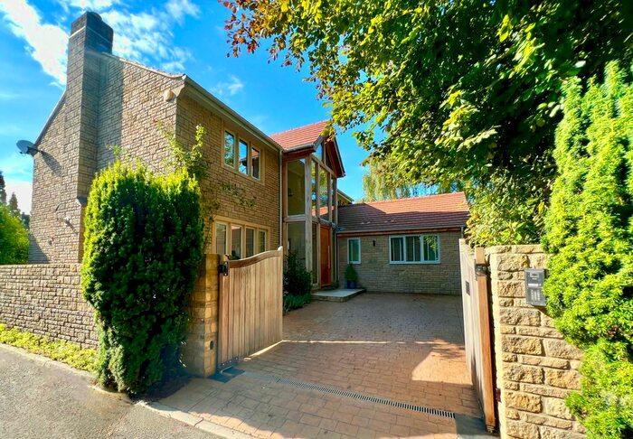 4 Bedroom Detached House For Sale In The Cedars, Chew Stoke, Bristol, BS40