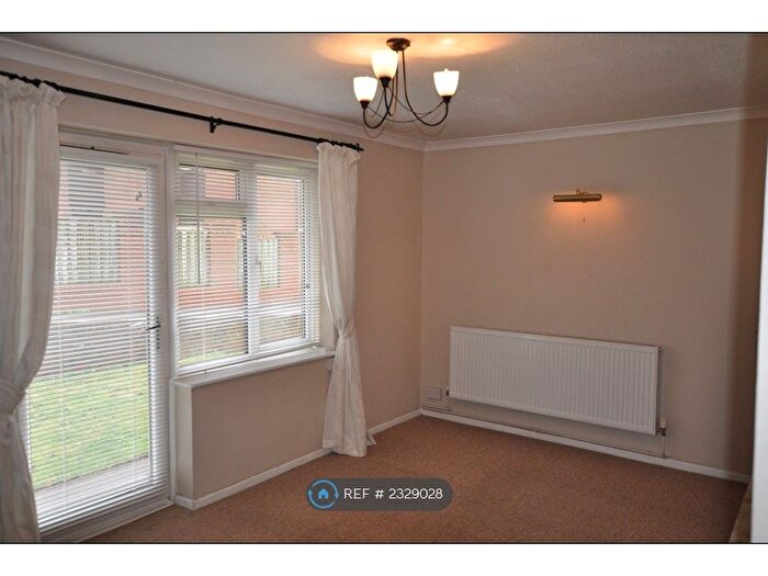 1 Bedroom Flat To Rent In Weifield Road, Exeter, EX2
