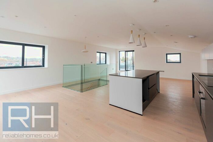 2 Bedroom Flat To Rent In Homestead Heights, Tottenham Lane, Crouch End, London, N8