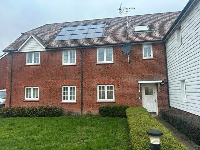 2 Bedroom Flat For Sale In Mayes Road, Marden, Tonbridge, Kent, TN12