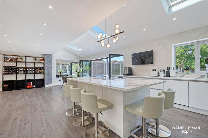 5 Bedroom Detached House For Sale In Great Berry Lane, Langdon Hills, Basildon, SS16