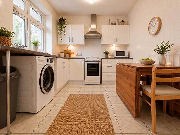 4 Bedroom Flat To Rent In Camden Road, Holloway, N7