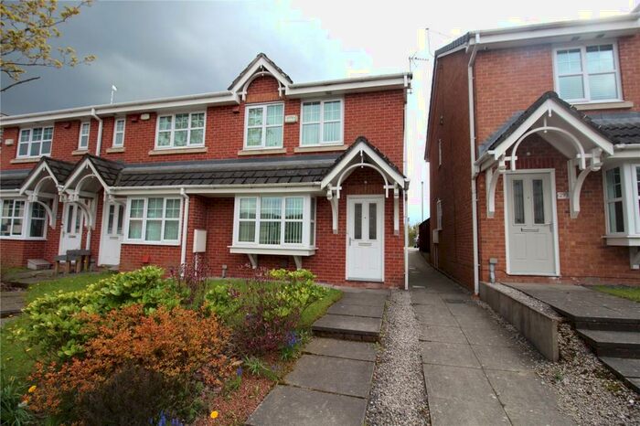 3 Bedroom Terraced House To Rent In Shawclough Road, Rochdale, OL12