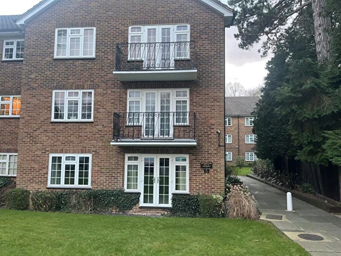 2 Bedroom Flat To Rent In Myrtleside Close, Northwood, HA6