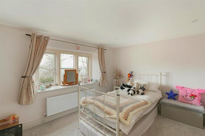 4 Bedroom Semi-Detached House To Rent In Church Road, Stroud, GL6
