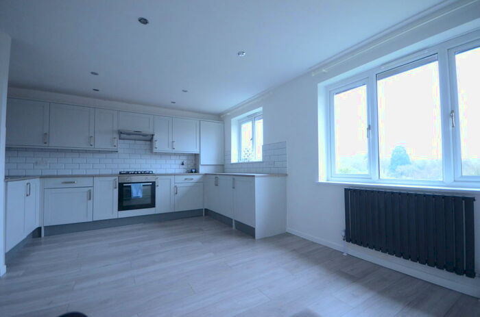 1 Bedroom Maisonette To Rent In Greenham Wood, Bracknell, RG12