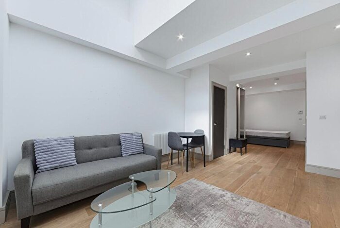 Apartment To Rent In Philpot Street, London, E1