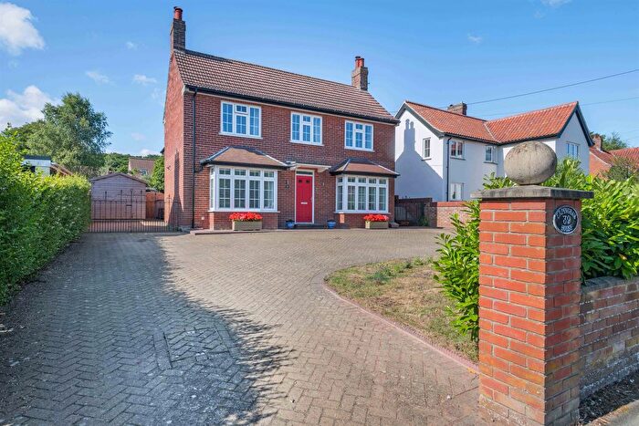 4 Bedroom Detached House For Sale In Cromer Road, Overstrand, Cromer, NR27
