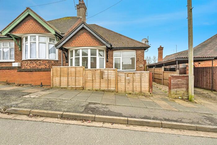 2 Bedroom Semi-Detached Bungalow For Sale In Yelvertoft Road, Northampton, NN2