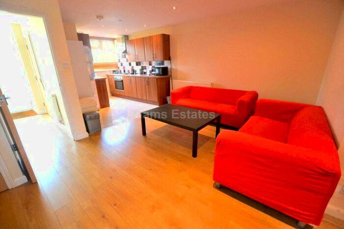 4 Bedroom Terraced House To Rent In Newcastle Road, Reading, RG2