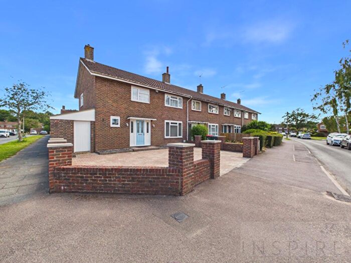 4 Bedroom End Of Terrace House For Sale In Gainsborough Road, Crawley, RH10