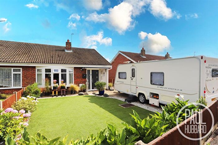 3 Bedroom Semi-Detached Bungalow For Sale In Meadow Way, Carlton Colville, NR33