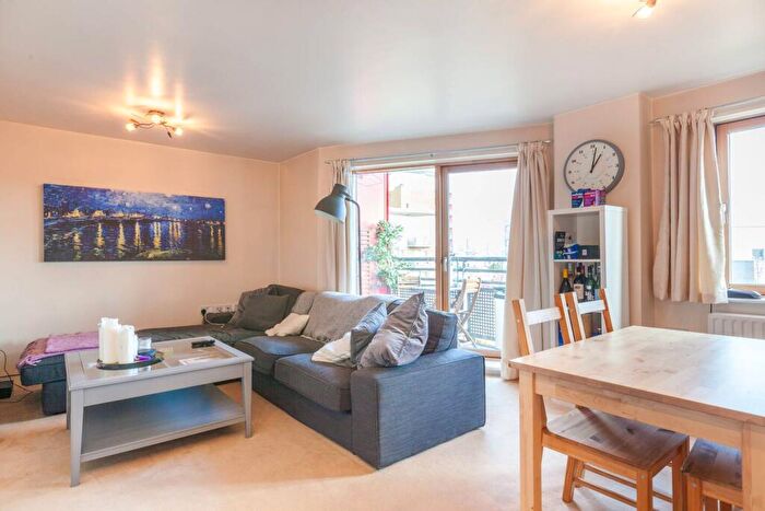 2 Bedroom Flat To Rent In Pancras Way, Bow, London, E3