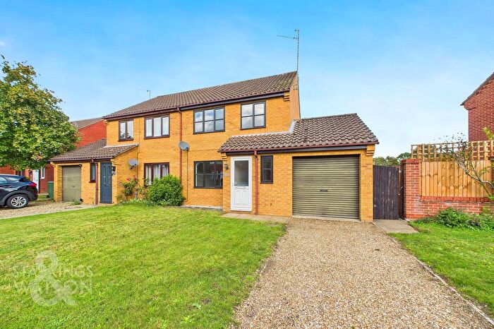 3 Bedroom Semi-Detached House For Sale In Wild Flower Way, Ditchingham, Bungay, NR35