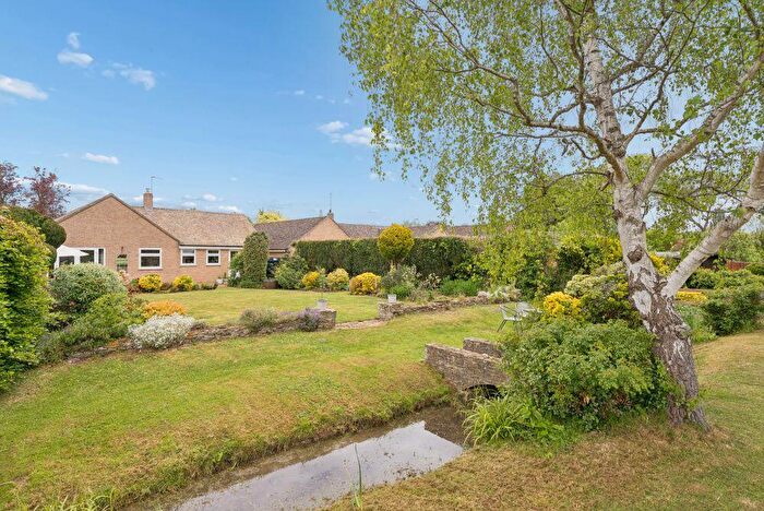 2 Bedroom Detached Bungalow For Sale In Burr Close, Sutton, Witney, OX29