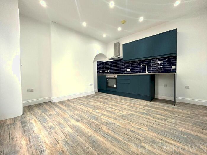 2 Bedroom Flat To Rent In Balfour Road, Ilford, IG1