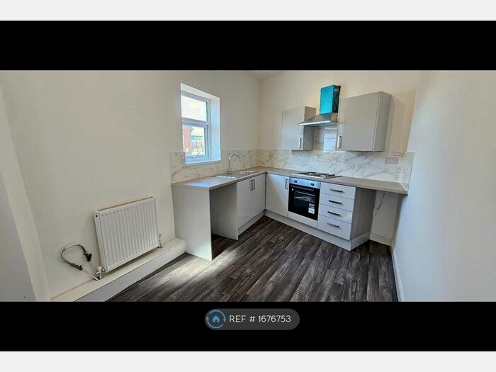 1 Bedroom Flat To Rent In Hyde Road, Manchester, M18