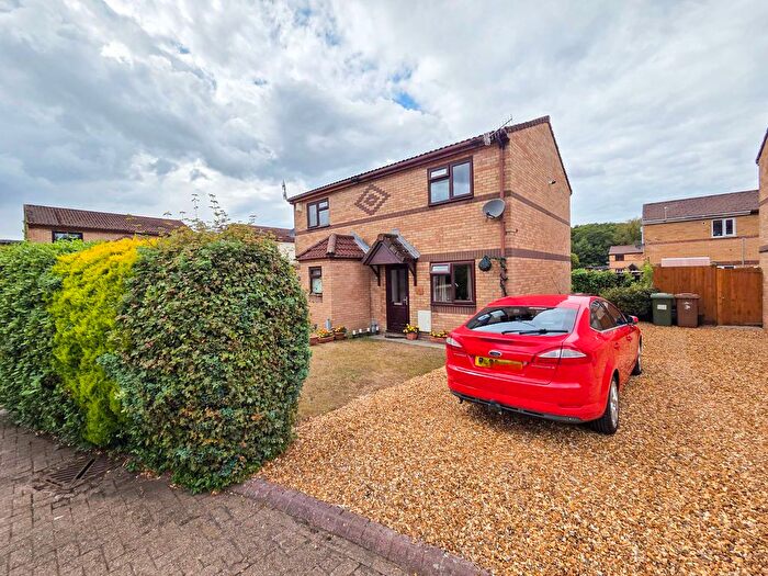 2 Bedroom Semi Detached House For Sale In Heol Y Ddol, Pontypandy, CF83