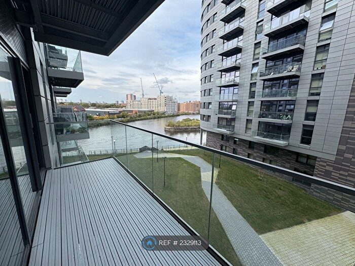 2 Bedroom Flat To Rent In Pomona Strand, Old Trafford, Manchester, M16