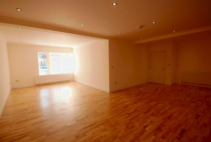 2 Bedroom Flat To Rent In Station Road, Harrow, HA1