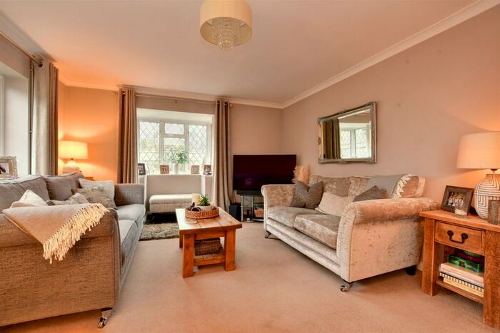 4 Bedroom Bungalow For Sale In Reigate Road, Hookwood, Horley, Surrey, RH6