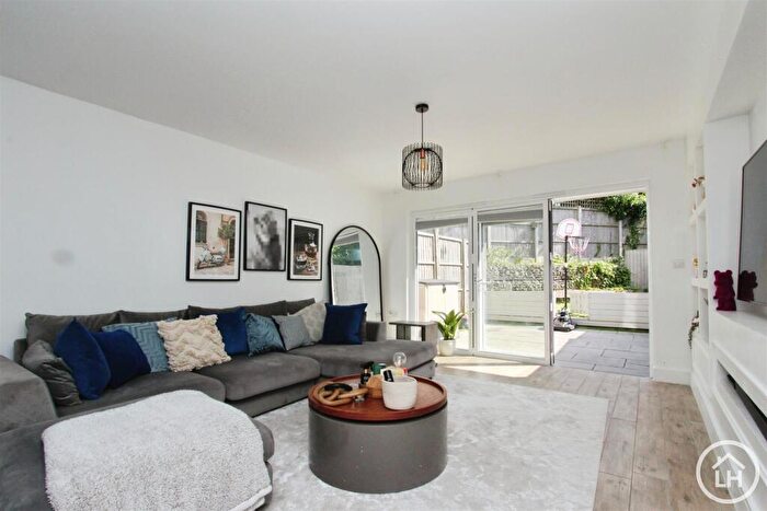 4 Bedroom Terraced House For Sale In High Street, Newington, Sittingbourne, ME9