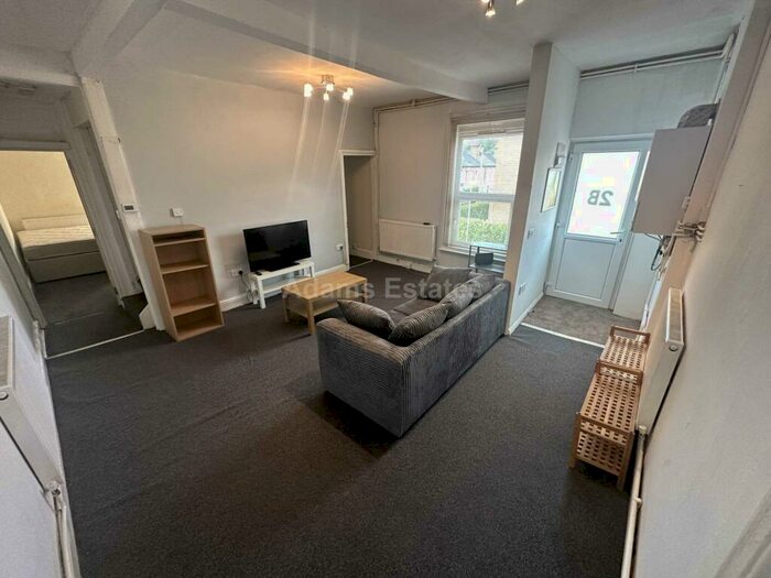 4 Bedroom Flat To Rent In Carnarvon Road, Reading, RG1