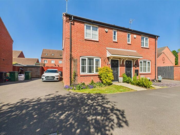 3 Bedroom Semi Detached House For Sale In Skelton Close, Boulton Moor, DE24