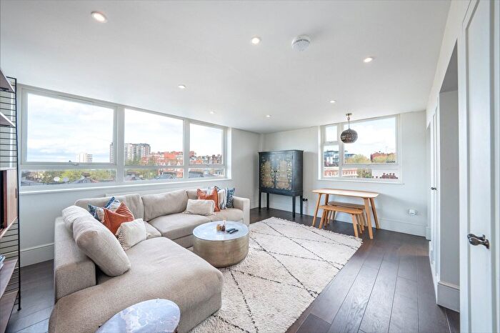 3 Bedroom Flat For Sale In Melbourne Court, Randolph Avenue, London, W9