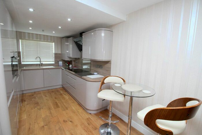 2 Bedroom Flat To Rent In Kingston Wharf, Hull Marina, HU1