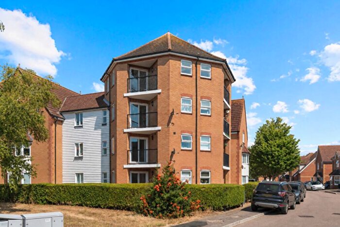 2 Bedroom Apartment For Sale In Chelsea Gardens, Harlow, Essex, CM17