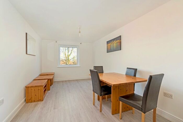 1 Bedroom Flat To Rent In Cline Road, London N11