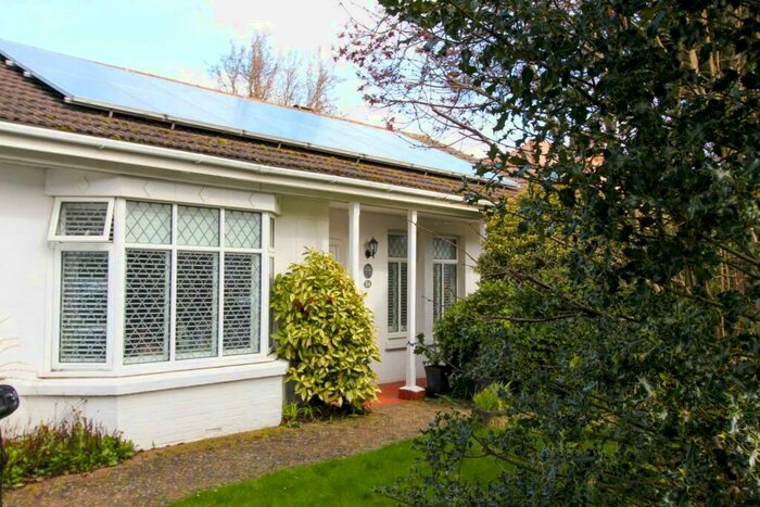 2 Bedroom Detached House To Rent In Greenland Road, Worthing, BN13