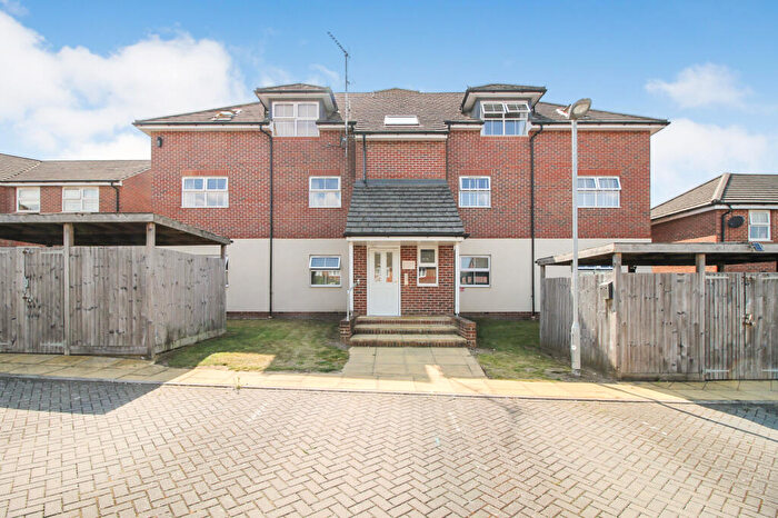 2 Bedroom Apartment For Sale In Bedford Court, Farnborough, GU14