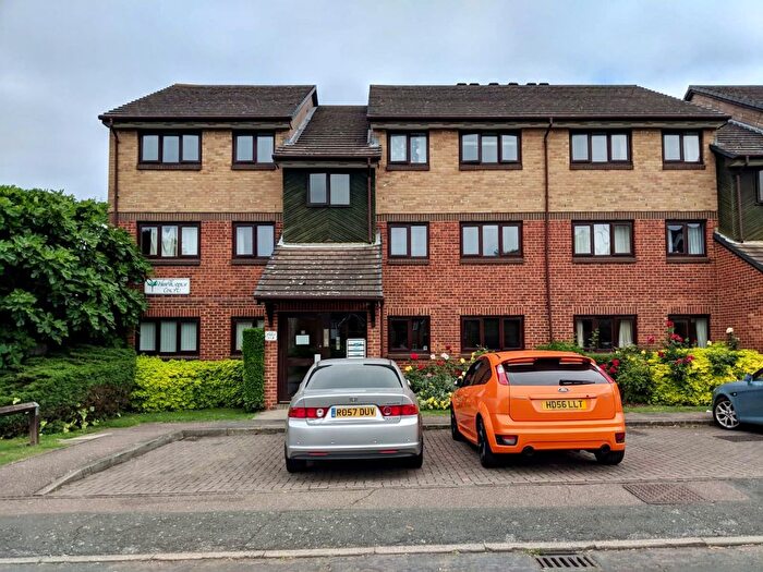 2 Bedroom Flat To Rent In Hawthorne Court, London, E4