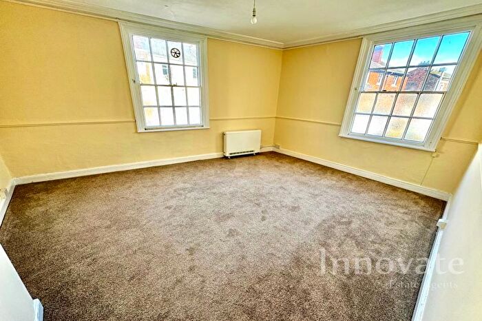 1 Bedroom Flat To Rent In Birmingham Street, Oldbury, B69