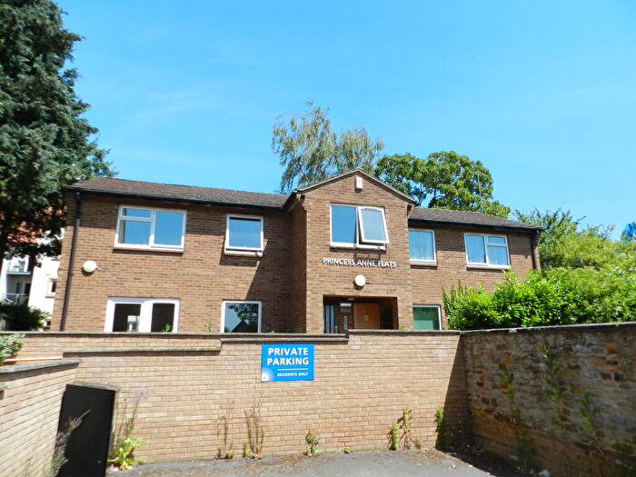 1 Bedroom Flat To Rent In Wardington Court, Welford Road, Northampton, West Northamptonshire, NN2