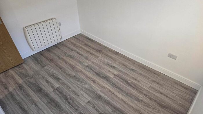 2 Bedroom Flat To Rent In Halliwell Road, Bolton, BL1