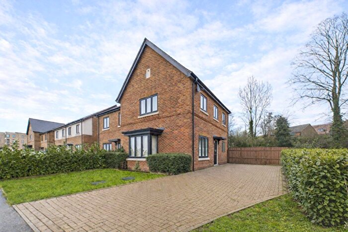 3 Bedroom Semi-Detached House To Rent In Hurley Drive, Bracknell, Berkshire, RG12