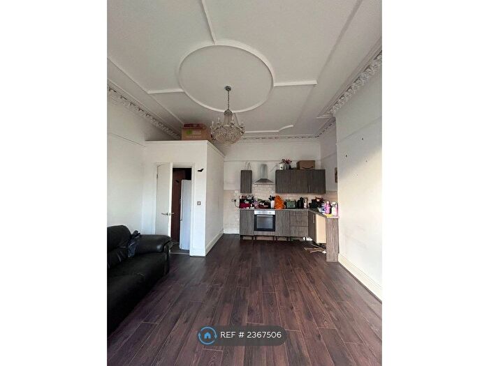 2 Bedroom Flat To Rent In Croxteth Road, Liverpool, L8
